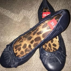 Gianni Bini Navy Flats - Size 6